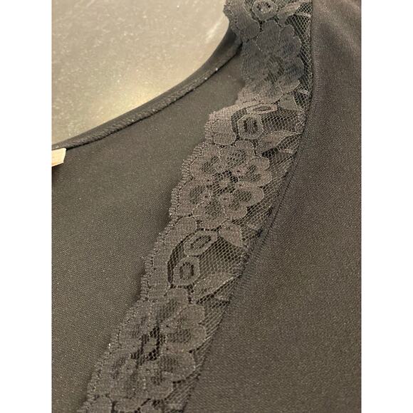 Roaman's Black v neck blouse with lace detail 28W - Picture 6 of 10